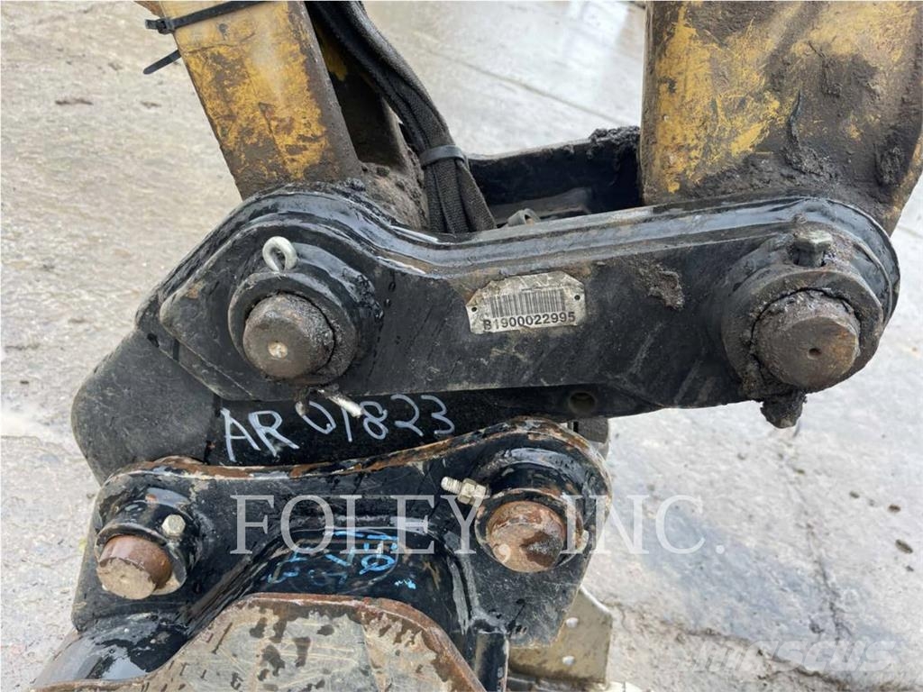 CAT 305.5E2CR Kāpurķēžu ekskavatori