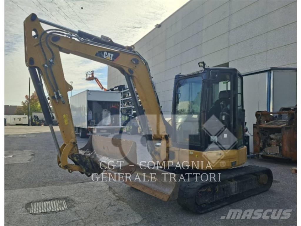 CAT 305 E2 حفارات زحافة