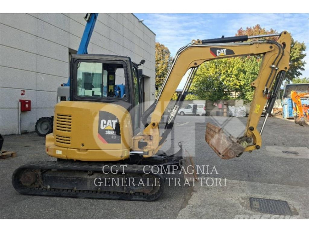 CAT 305 E2 حفارات زحافة