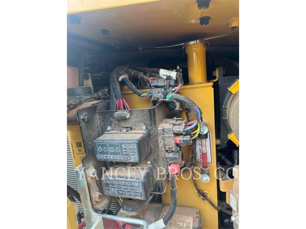 CAT 305 HTH 大型油圧ショベル12t以上(パワーショベル・ユンボ)