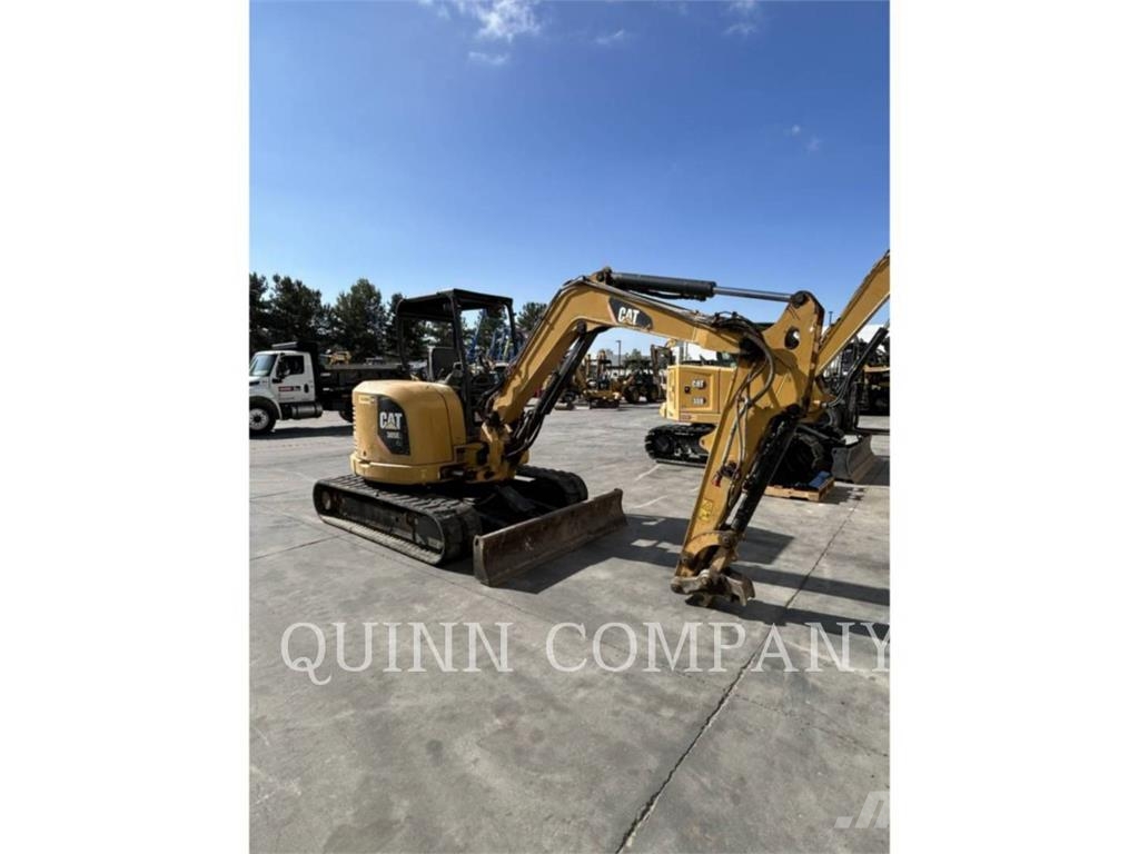 CAT 305E2 حفارات زحافة