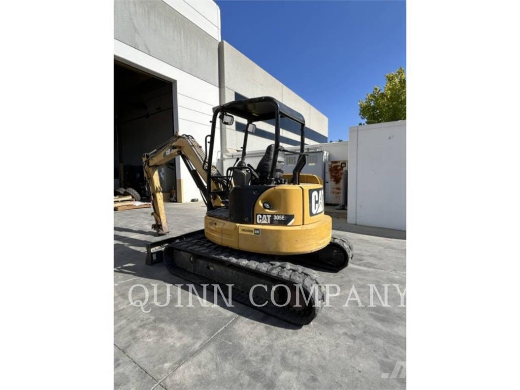 CAT 305E2 حفارات زحافة