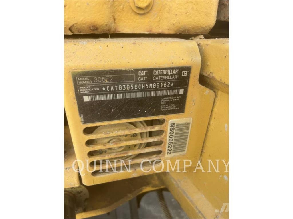 CAT 305E2 حفارات زحافة