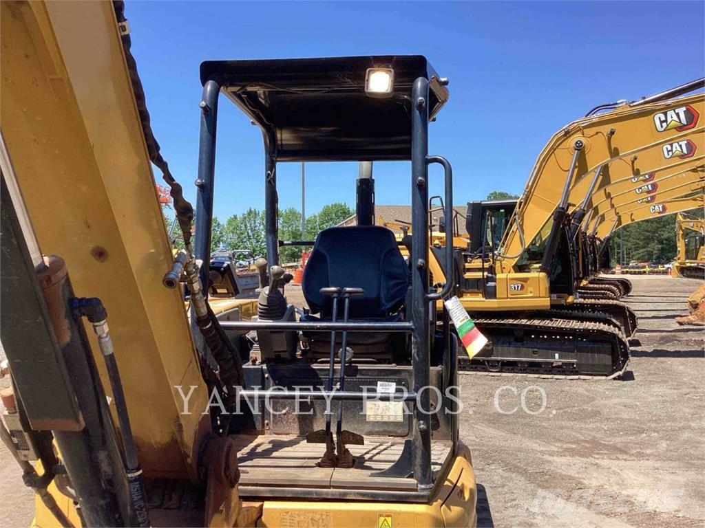 CAT 305E2CR Vikšriniai ekskavatoriai