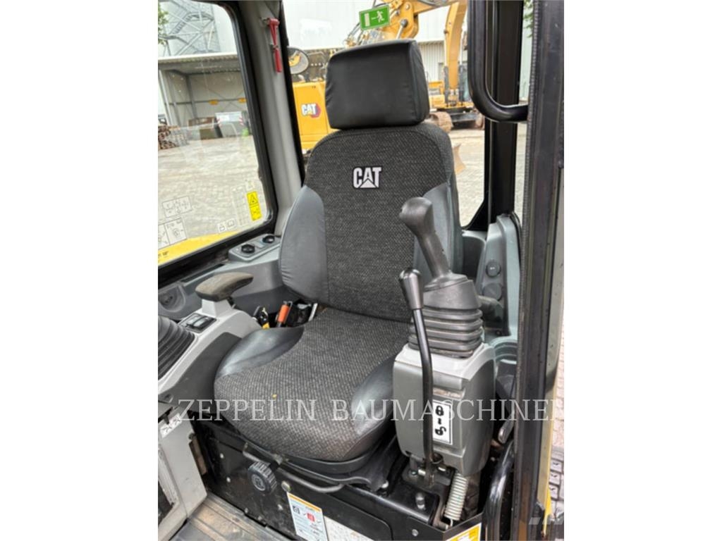 CAT 305ECR Pelle sur chenilles
