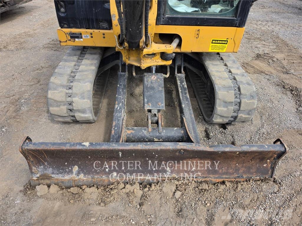 CAT 306 حفارات زحافة