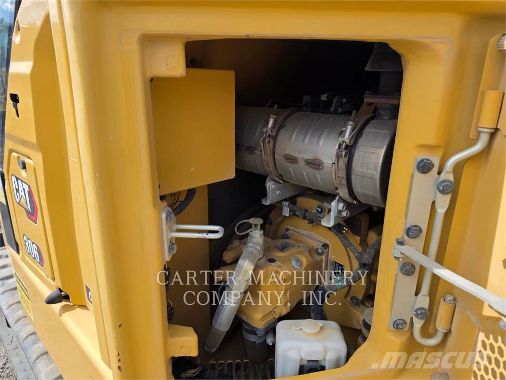 CAT 306 حفارات زحافة