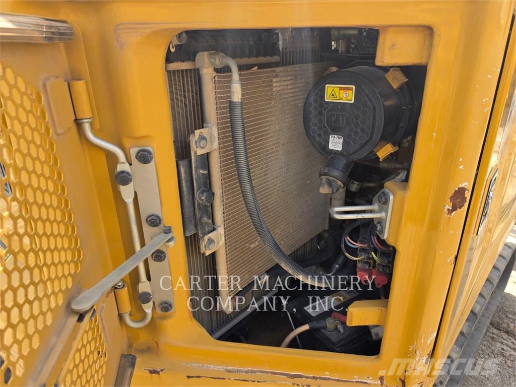 CAT 306 حفارات زحافة