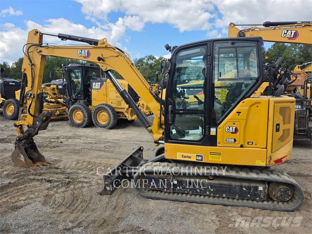 CAT 306 حفارات زحافة