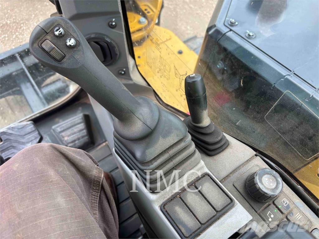 CAT 306CR Paletli ekskavatörler