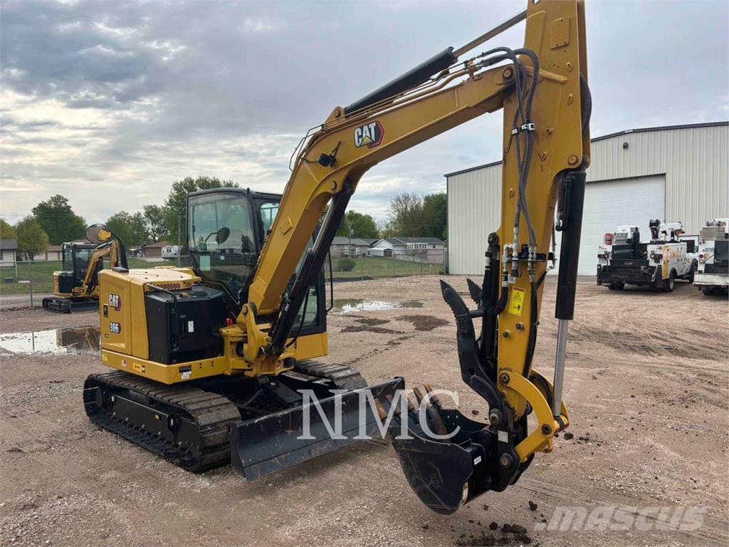 CAT 306CR Paletli ekskavatörler