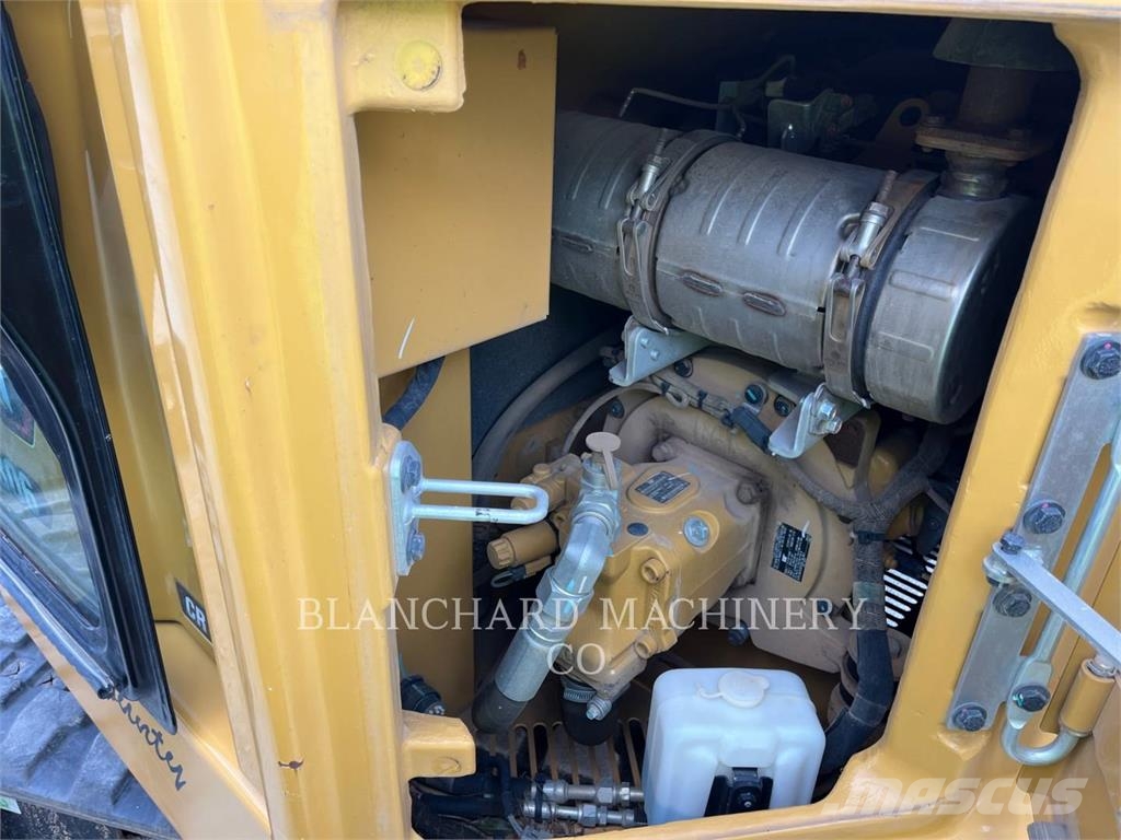 CAT 306CR حفارات زحافة