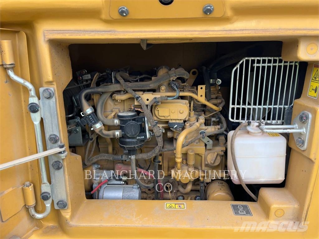 CAT 306CR حفارات زحافة