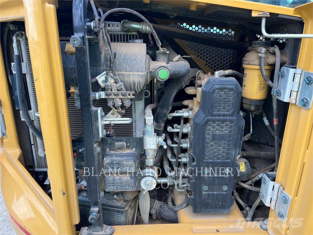 CAT 306CR حفارات زحافة