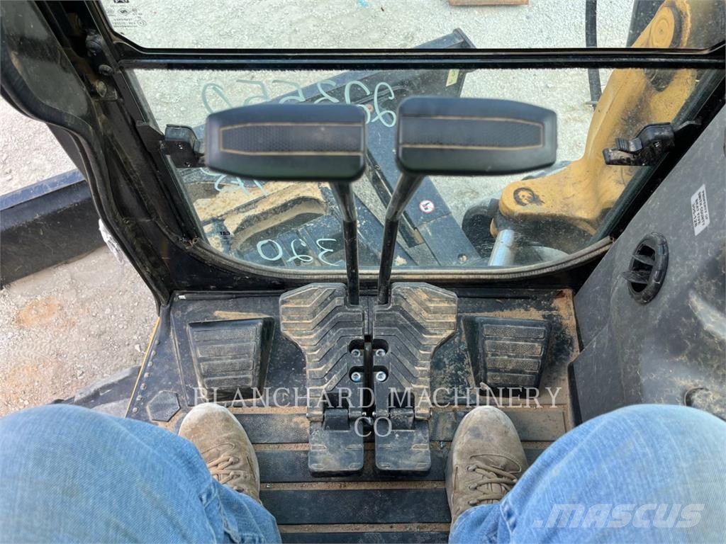 CAT 306CR حفارات زحافة