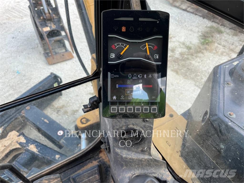 CAT 306CR حفارات زحافة