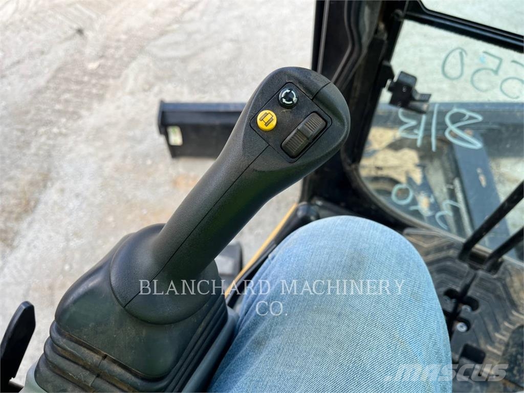 CAT 306CR حفارات زحافة