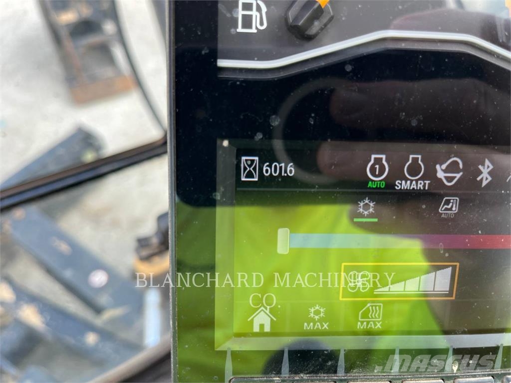 CAT 306CR 履带挖掘机