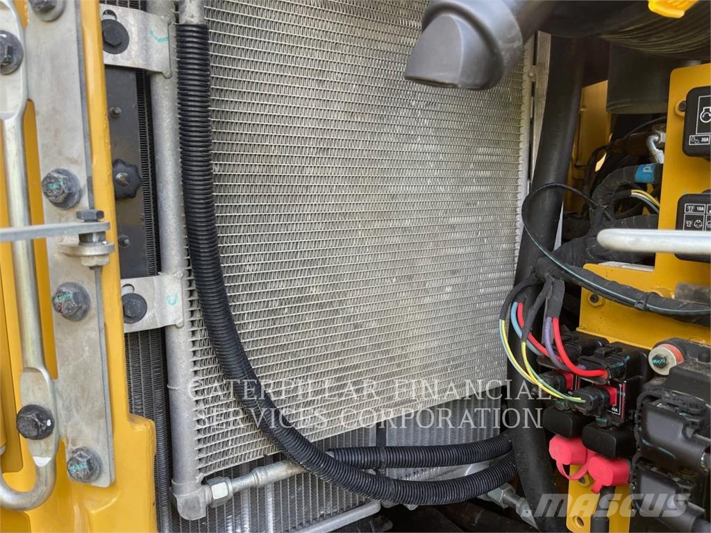 CAT 308-07 حفارات زحافة