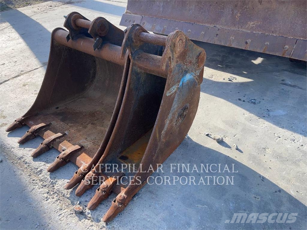 CAT 308-07 حفارات زحافة