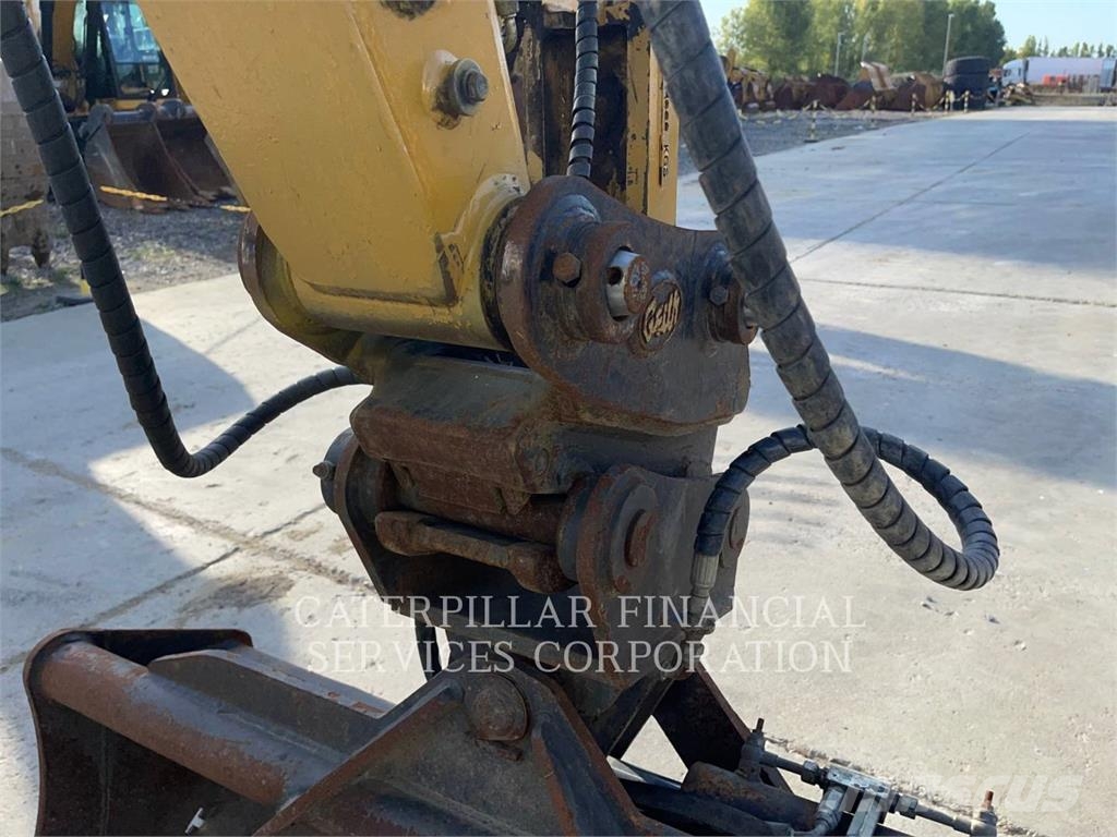CAT 308-07 حفارات زحافة