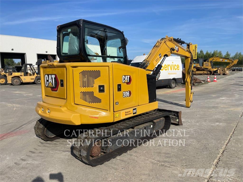 CAT 308-07 حفارات زحافة
