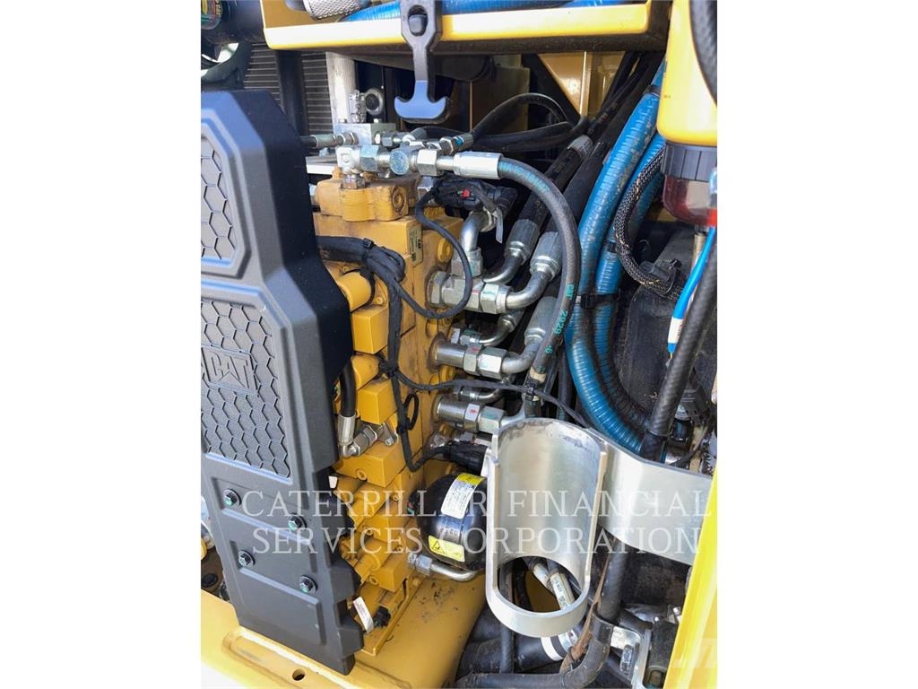 CAT 308-07 حفارات زحافة