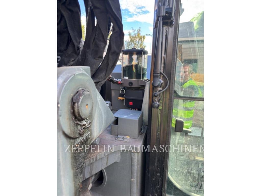 CAT 308-07A حفارات زحافة