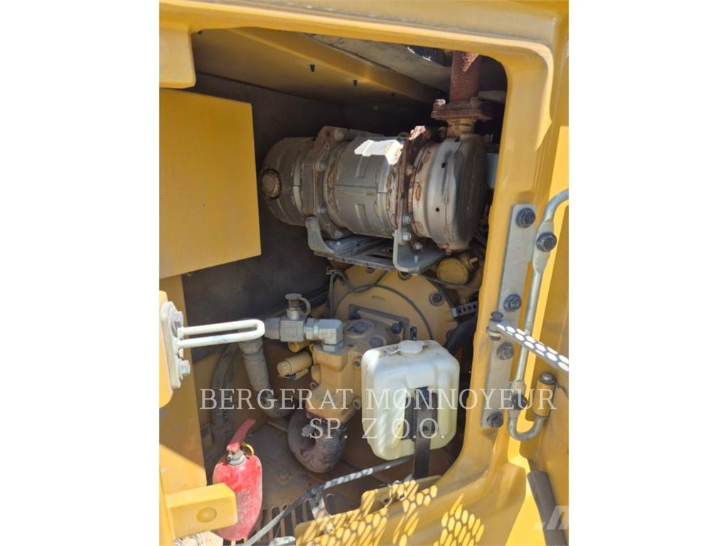 CAT 308-07CR حفارات زحافة
