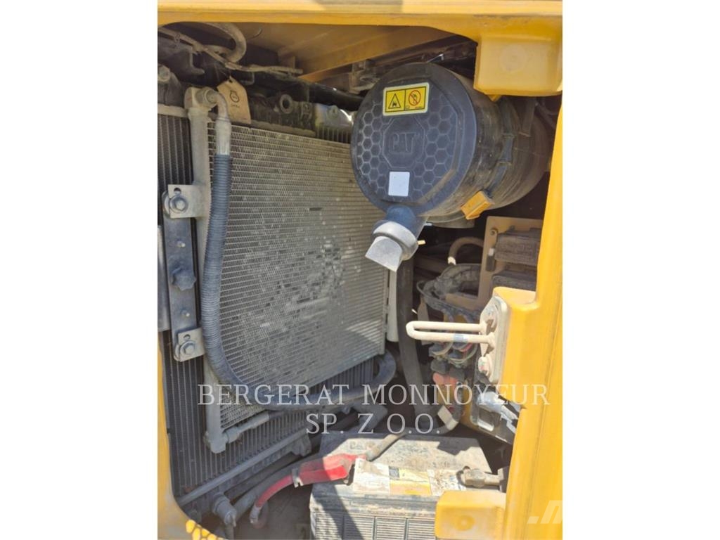 CAT 308-07CR حفارات زحافة