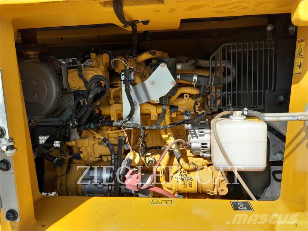 CAT 310 Bagri goseničarji