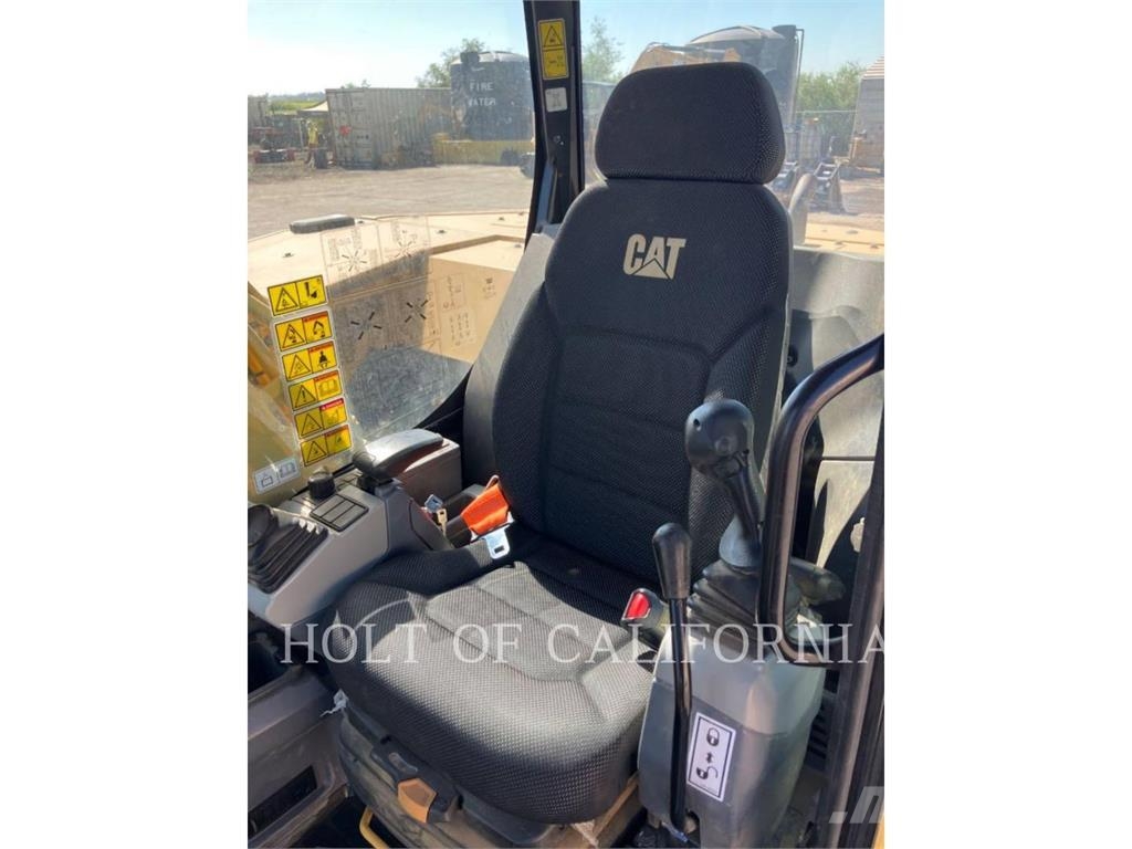 CAT 310 TRS Гусеничні екскаватори