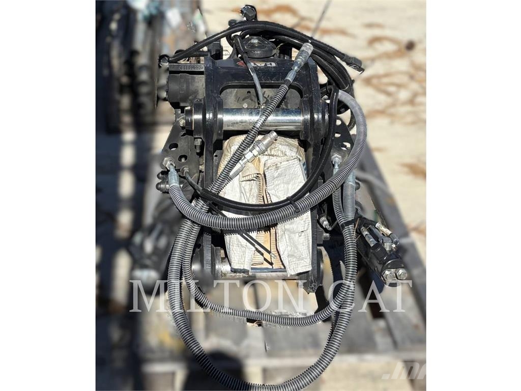 CAT 310 TRS8 TILT ROTATOR PO-S50 Бързи съединители