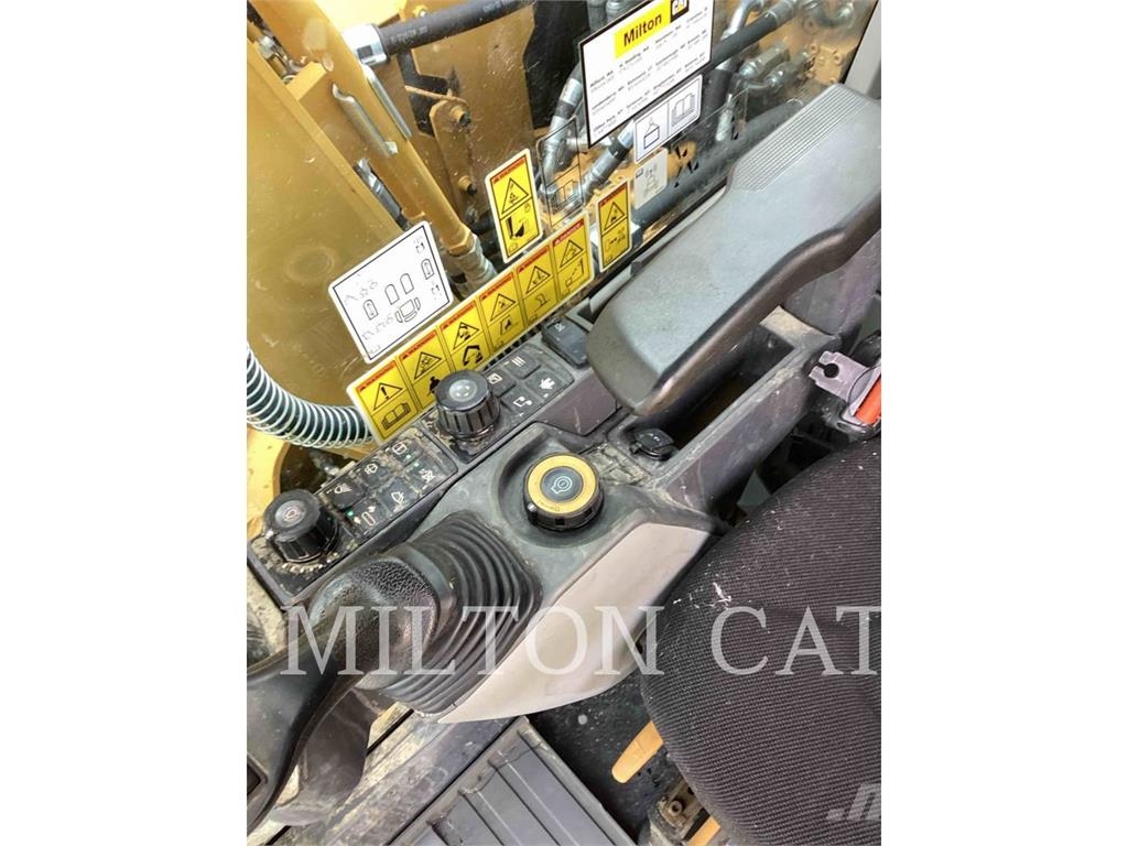 CAT 313 Pelle sur chenilles