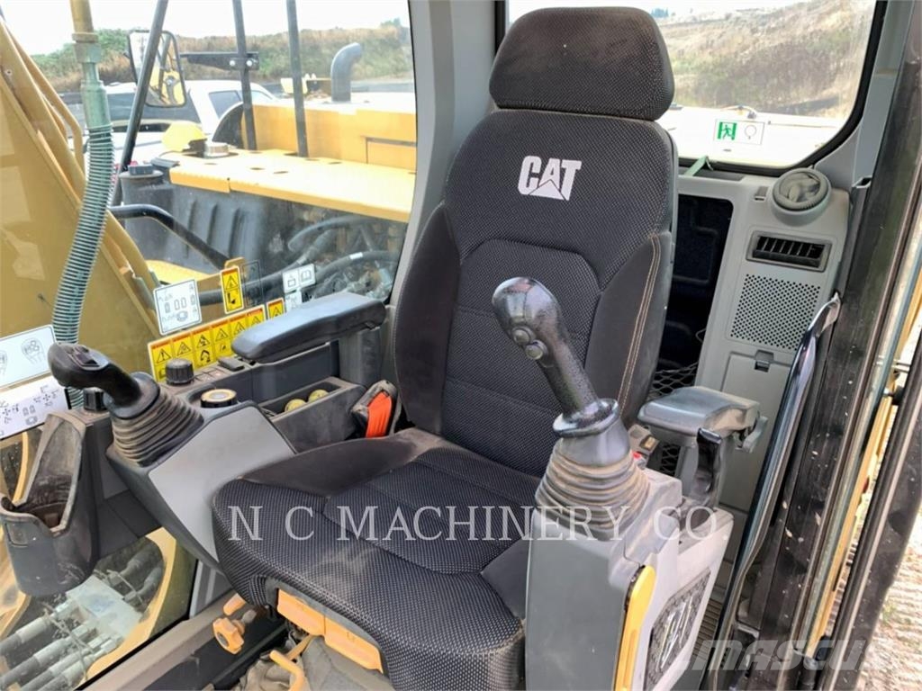 CAT 313 Gravemaskiner på larvebånd