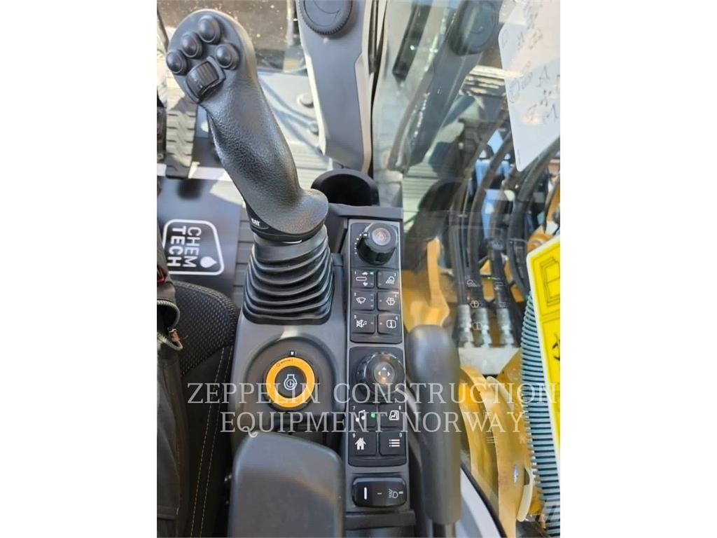 CAT 313-07 Roomikekskavaatorid