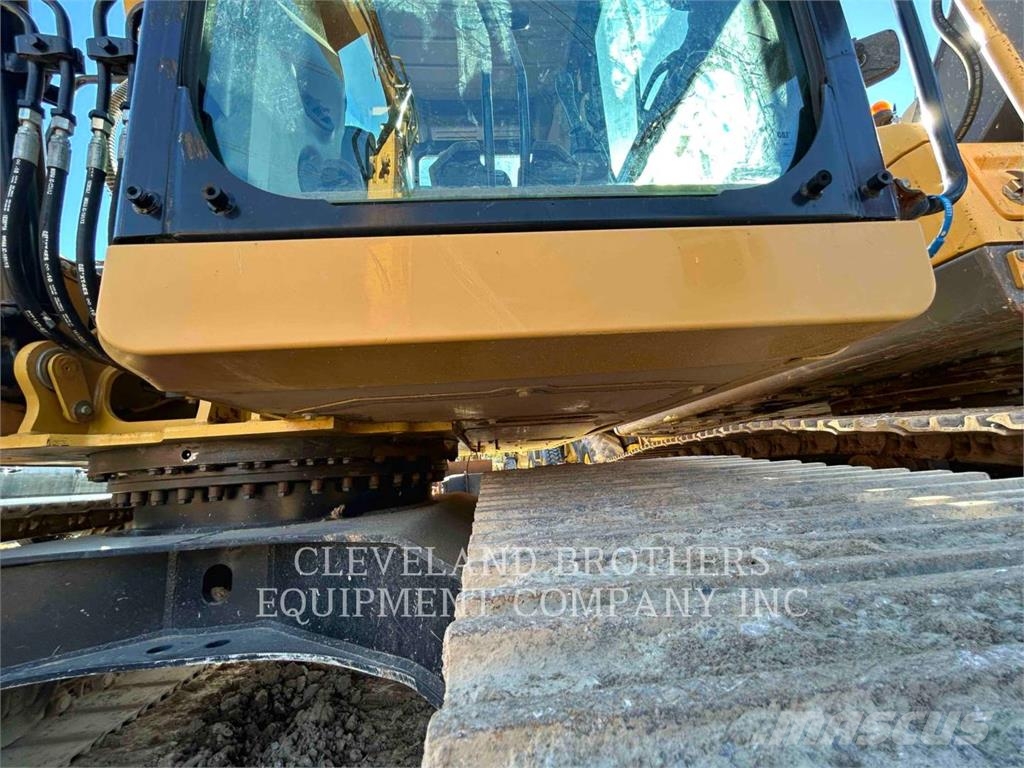 CAT 313-07 حفارات زحافة