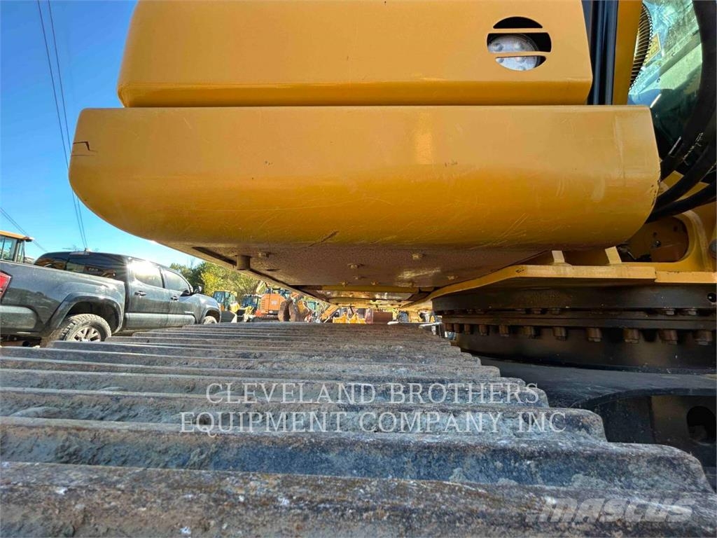 CAT 313-07 حفارات زحافة