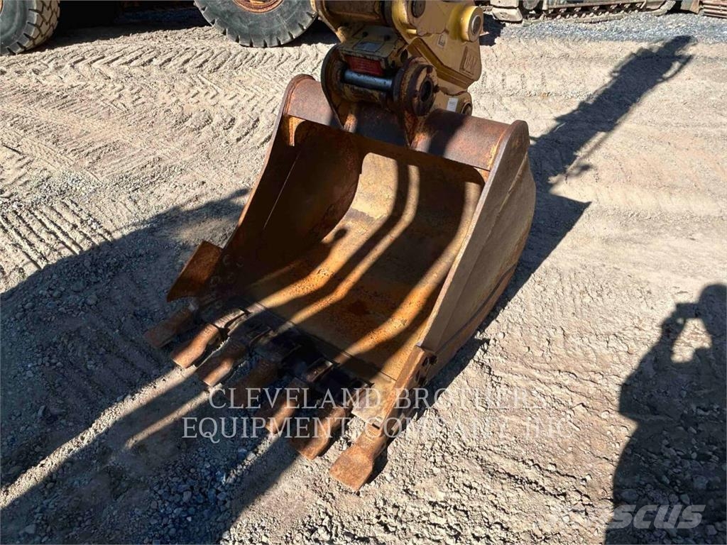 CAT 313-07 حفارات زحافة