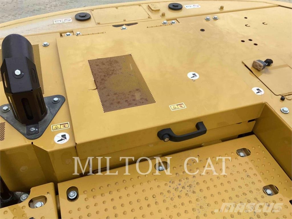 CAT 313 GC حفارات زحافة