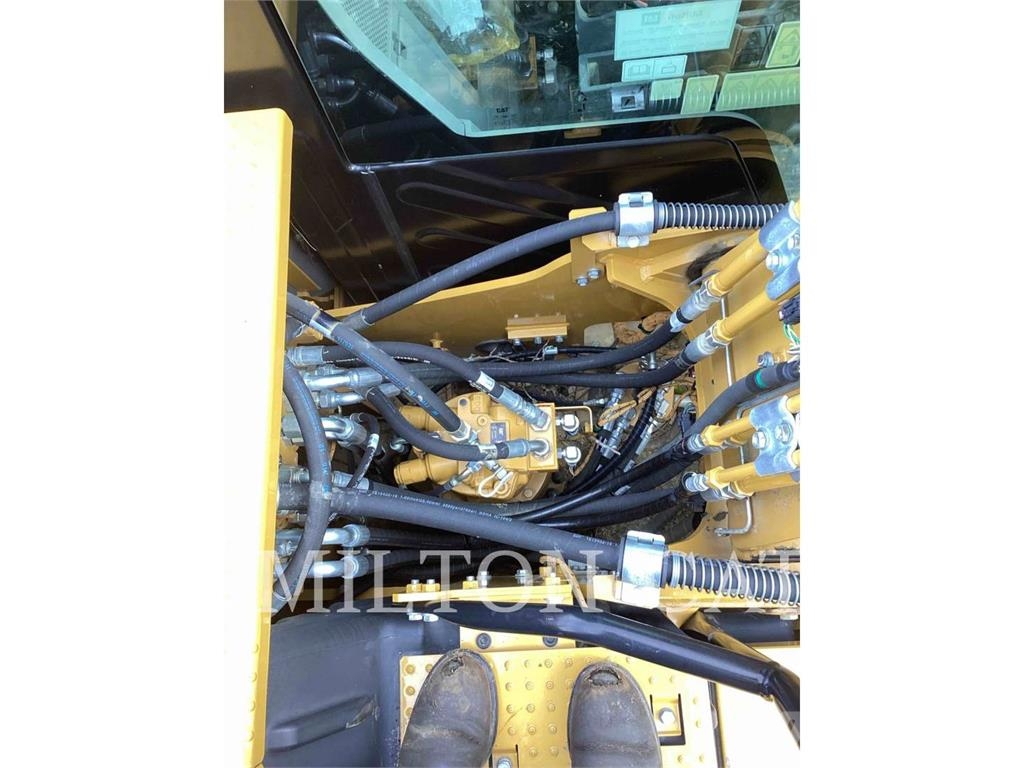CAT 313 GC حفارات زحافة