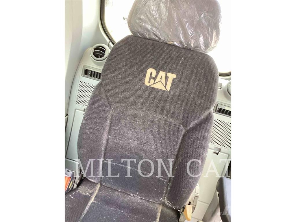 CAT 313 GC حفارات زحافة