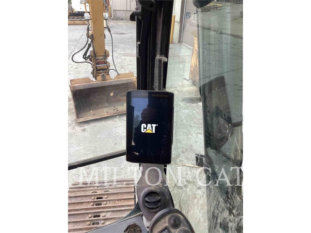 CAT 313 GC حفارات زحافة