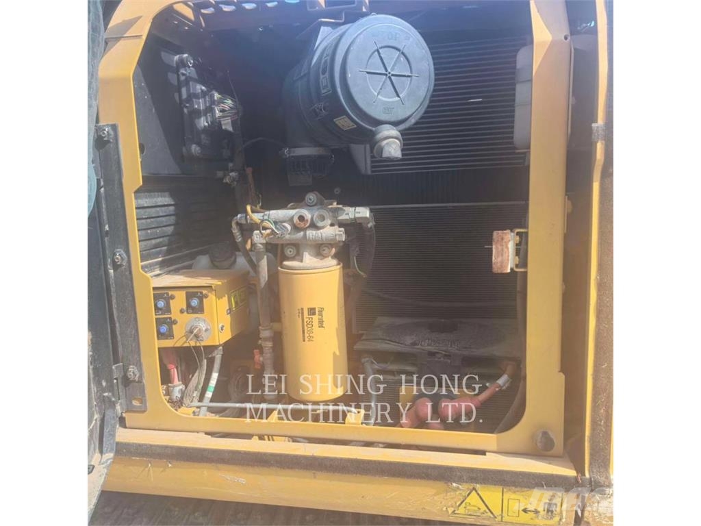 CAT 313D2GC Εκσκαφείς με ερπύστριες