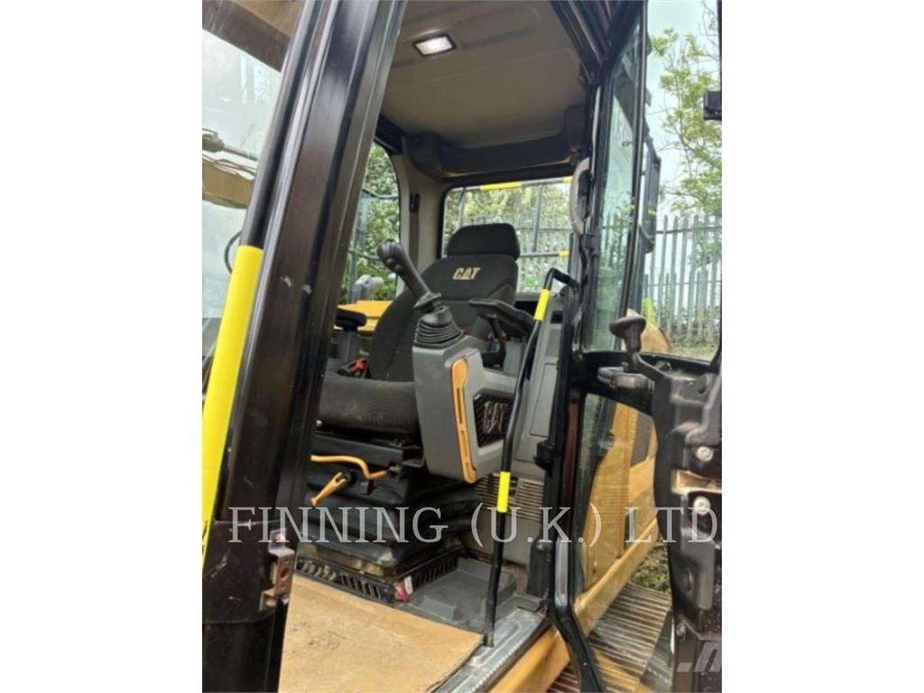 CAT 313GC Kāpurķēžu ekskavatori