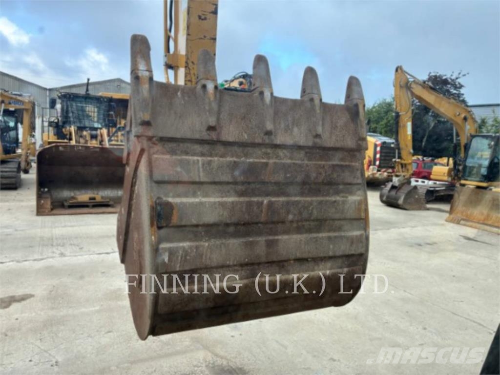 CAT 313GC حفارات زحافة