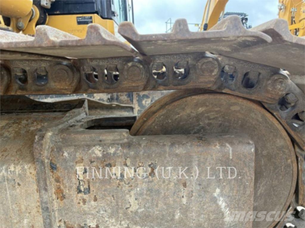 CAT 313GC حفارات زحافة