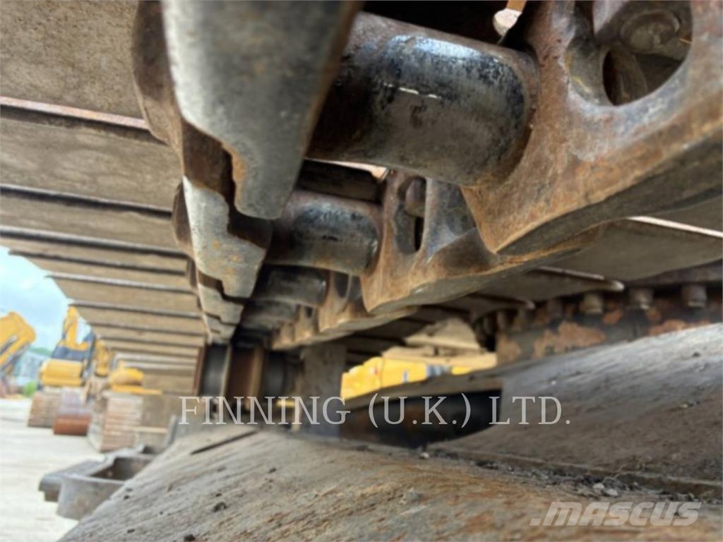 CAT 313GC حفارات زحافة