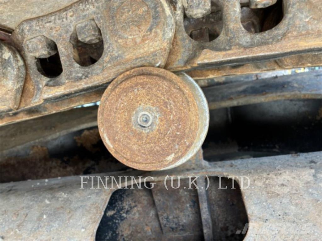 CAT 313GC حفارات زحافة