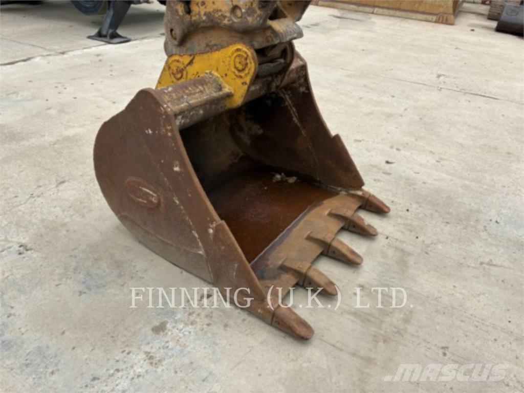 CAT 313GC حفارات زحافة